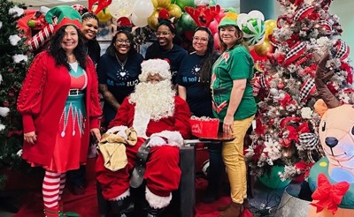 Matteson - Pictures with Santa - Sylvia Salinas