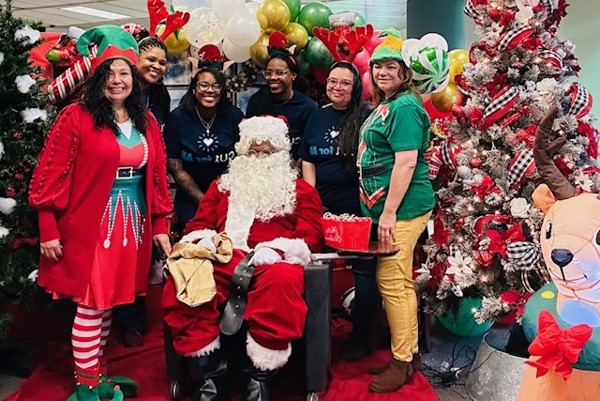 Matteson - Pictures with Santa - Sylvia Salinas